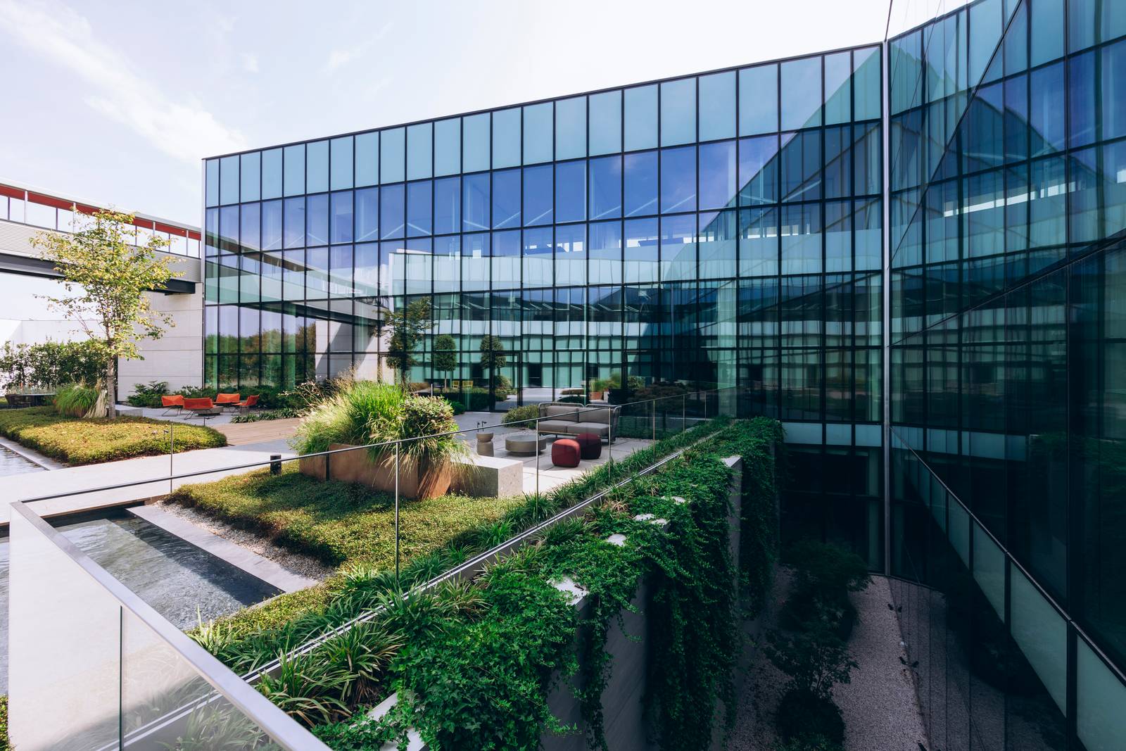 Nuova sede Ceramiche Keope, Casalgrande (RE). Progetto edificio: Guglielmo Renzi