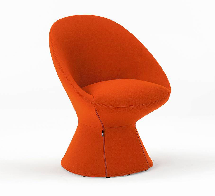 Giuno di Zanotta  ha struttura in acciaio, imbottitura in poliuretano schiumato e rivestimento fisso. Misura L 62 x P 59 x H 82 cm. Costa da 1.065 euro. www.zanotta.it Giuno di Zanotta  ha struttura in acciaio, imbottitura in poliuretano schiumato e rivestimento fisso. Misura L 62 x P 59 x H 82 cm. Costa da 1.065 euro. www.zanotta.it