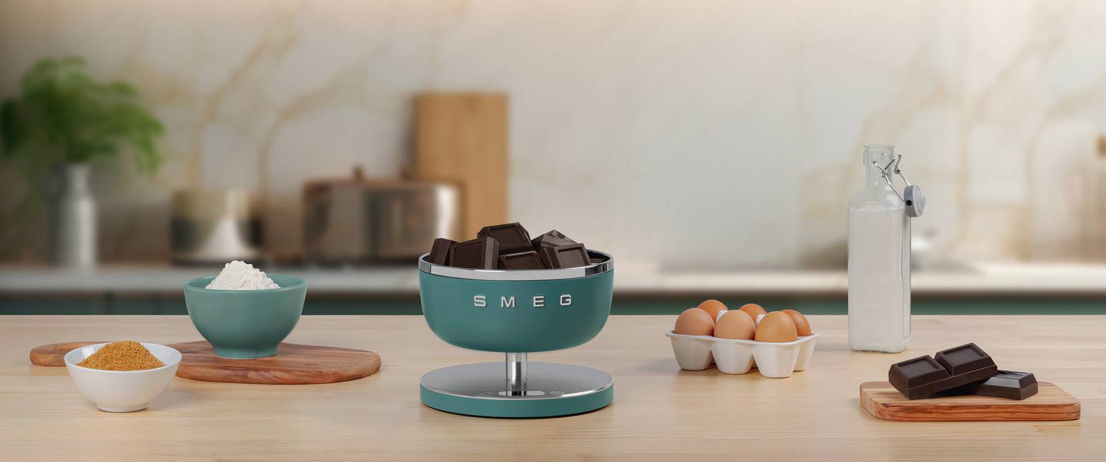 Il design raffinato della bilancia da cucina digitale della Collezione Estetica di Smeg, è caratterizzato da un pannello in alluminio spazzolato e una superficie matt colorata. La ciotola removibile in acciaio inox da 1,8 litri è lavabile in lavastoviglie, igienica e resistente agli odori. Con una capacità massima 5 kg e un’accuratezza di misurazione di 1 grammo, funziona con batteria agli ioni di litio ricaricabile. Prezzo 149 euro. www.smeg.com