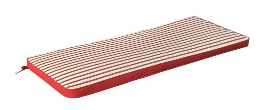 Cuscino a righe idrorepellente di Milani Home 110 con doppia cucitura. Prezzo 26,33 euro. In vendita sul marketplace di di Maisons Du Monde