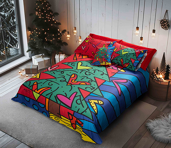 Il set copripiumino Pine di Cotonificio Zambaiti è composto da due federe e da un sacco copripiumino decorati da un albero di Natale, stilizzato e coloratissimo, disegnato dal noto artista internazionale Romero Britto. Sono prodotti in Italia in puro cotone con una stampa digitale ad alta definizione. Prezzo 94,90 euro. www.casahomewear.com Il set copripiumino Pine di Cotonificio Zambaiti è composto da due federe e da un sacco copripiumino decorati da un albero di Natale, stilizzato e coloratissimo, disegnato dal noto artista internazionale Romero Britto. Sono prodotti in Italia in puro cotone con una stampa digitale ad alta definizione. Prezzo 94,90 euro. www.casahomewear.com