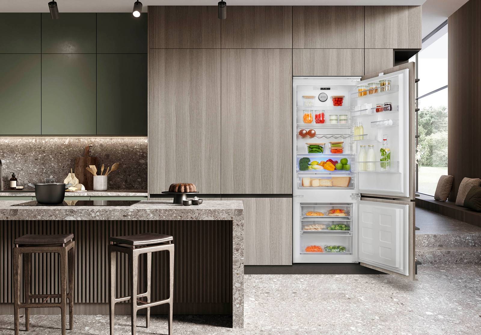 Da incasso, il combinato Estetica Universale C875TNE di Smeg è Total No Frost. In classe E, ha compressore Inverter, controllo elettronico della temperatura e funzione di raffreddamento e congelamento rapido per limitare i consumi. Ha capacità netta totale di 370 litri. Misura L 69 x P 55 x H 194 cm. Prezzo 1.899 euro. www.smeg.com