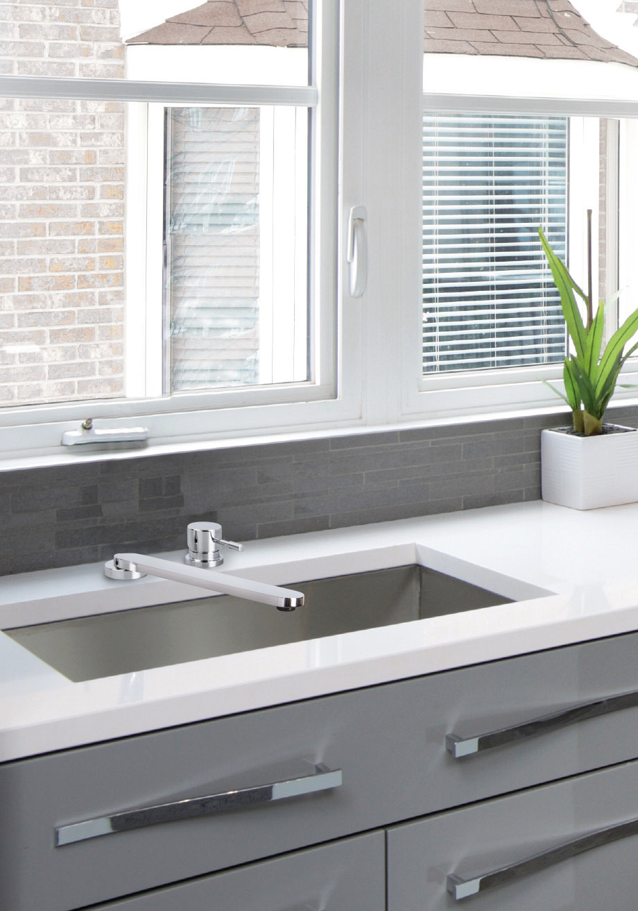 Il miscelatore monocomando per lavello della collezione Ghost di FIMA Carlo Frattini è dotato di sistema abbattibile push/pull: con un semplice gesto la canna si abbassa fino a scomparire completamente nel piano. Una soluzione ideale per l’applicazione sottofinestra. L’altezza massima è di 33,9 cm, la minima di 2,6 cm. Prezzo, Iva esclusa, 640,50 euro. www.fimacf.com