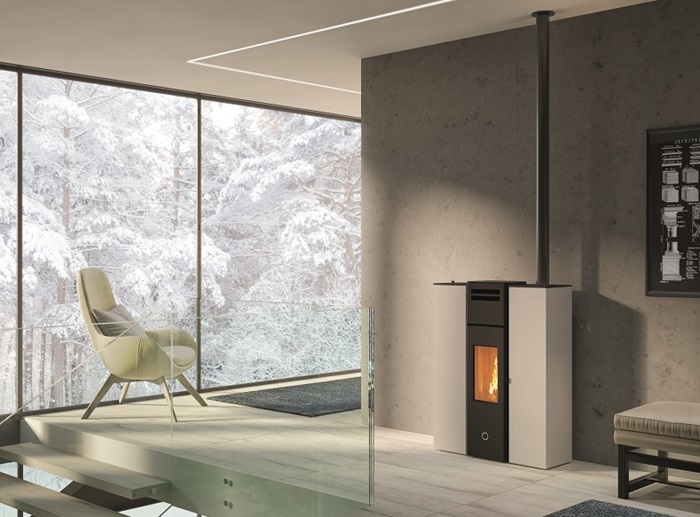 La stufa stagna canalizzabile Cell80+ di EK63 ha profondità ridotta, infatti misura L 79,5 x P 30,5 x H 105 cm. Il Wi-Fi integrato ne permette la gestione a distanza, sia giornaliera che settimanale ed è possibile aggiungere il telecomando. Ha display sul top, serbatoio da 15 kg, focolare in vermiculite. I fianchi sono in acciaio bianco perla, tortora, bordeaux o nero opaco. Ha classe ambientale 5 stelle ed energetica A+, potenza 7,7 kW. Prezzo da 2.050 euro + Iva. https://ek-63.com La stufa stagna canalizzabile Cell80+ di EK63 ha profondità ridotta, infatti misura L 79,5 x P 30,5 x H 105 cm. Il Wi-Fi integrato ne permette la gestione a distanza, sia giornaliera che settimanale ed è possibile aggiungere il telecomando. Ha display sul top, serbatoio da 15 kg, focolare in vermiculite. I fianchi sono in acciaio bianco perla, tortora, bordeaux o nero opaco. Ha classe ambientale 5 stelle ed energetica A+, potenza 7,7 kW. Prezzo da 2.050 euro + Iva. https://ek-63.com