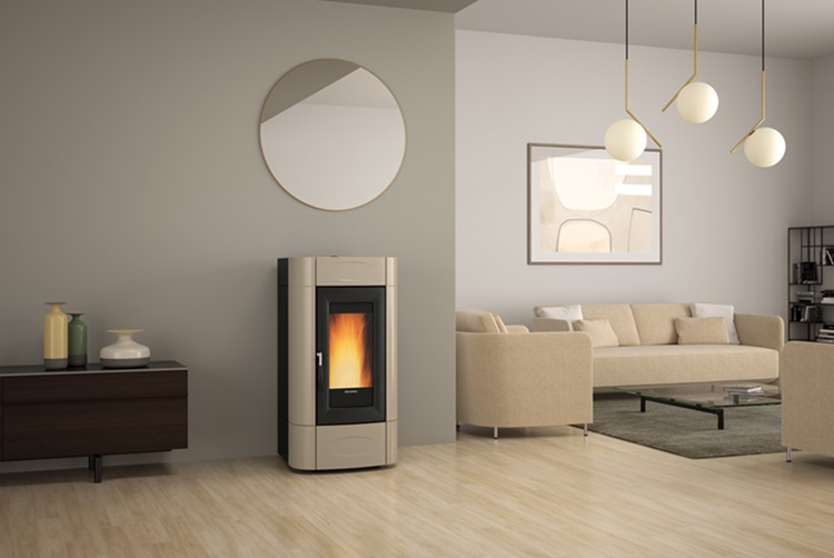 La termostufa Isadora Idro H16 5.0 di LaNordica-Extraflame ha camera di combustione in acciaio, braciere autopulente in ghisa con motore silenzioso brushless per il caricamento del pellet, dal serbatoio con capacità 38 kg. Rivestita in maiolica e lamiera verniciata, ha potenza 18,9 kW, riscalda anche ad aria, ha il telecomando ed è gestibile tramite app. Classe A+, 5 stelle, rendimento max 93,7%, Misura L 59,6 x P 70,8 x H 116,5 cm. Prezzo 4.910 euro. www.lanordica-extraflame.com/it La termostufa Isadora Idro H16 5.0 di LaNordica-Extraflame ha camera di combustione in acciaio, braciere autopulente in ghisa con motore silenzioso brushless per il caricamento del pellet, dal serbatoio con capacità 38 kg. Rivestita in maiolica e lamiera verniciata, ha potenza 18,9 kW, riscalda anche ad aria, ha il telecomando ed è gestibile tramite app. Classe A+, 5 stelle, rendimento max 93,7%, Misura L 59,6 x P 70,8 x H 116,5 cm. Prezzo 4.910 euro. www.lanordica-extraflame.com/it