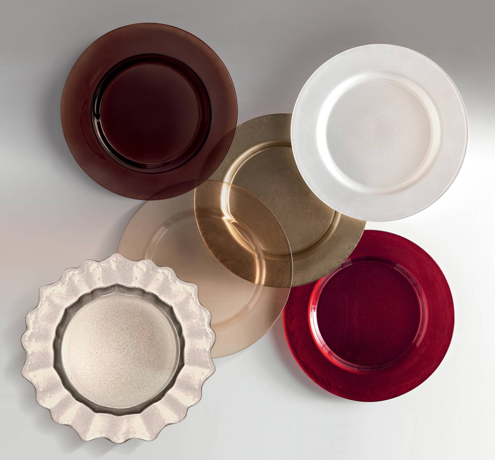 Servizio di piatti di colori diversi di Brandani, Luci e decorazioni natalizie di Brandani, brandani.it Servizio di piatti di colori diversi di Brandani, Luci e decorazioni natalizie di Brandani, brandani.it