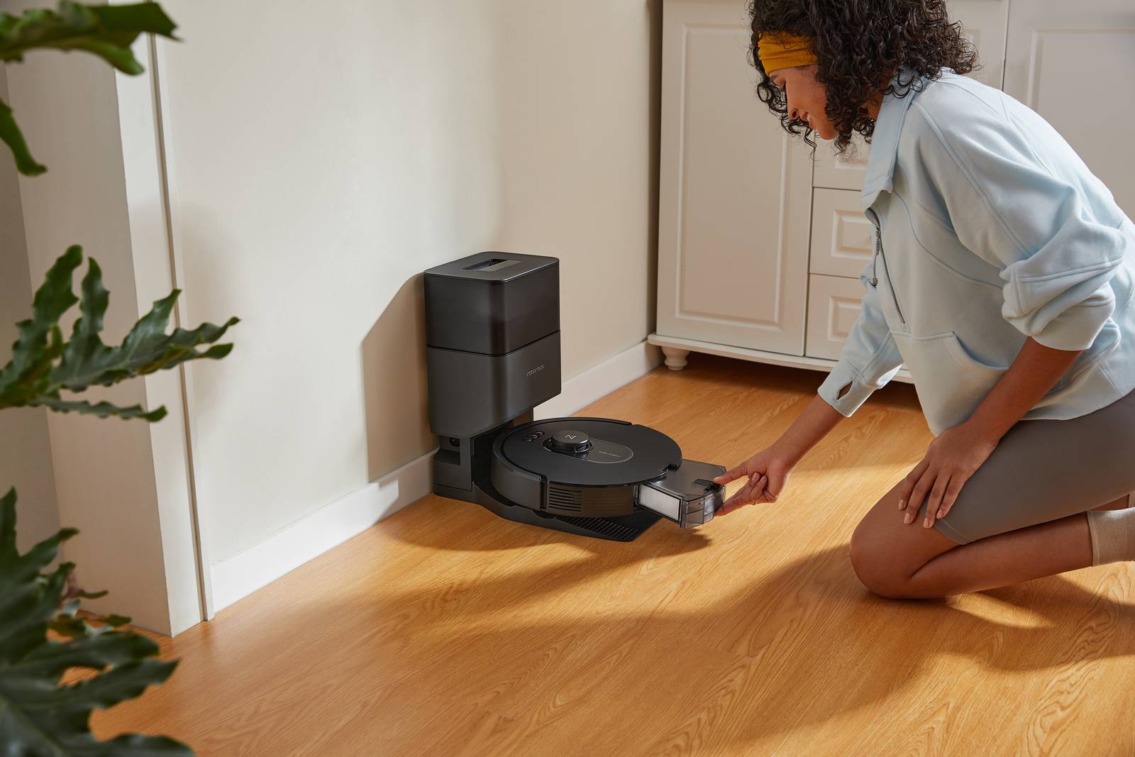 Roborock Q5 Max+ con l’aggiunta di un serbatoio dell'acqua e un panno lavabile diventa anche lavapavimenti