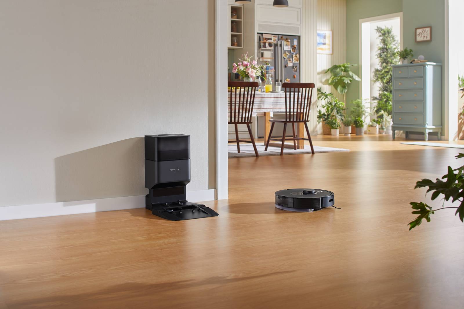 RockDock Plus permette lo svuotamento automatico della polvere per un massimo di sette settimane