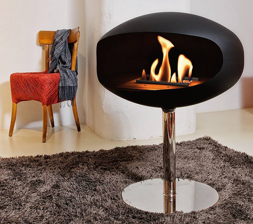 Freestanding, Cocoon Pedestal può essere anche appeso acquistando il palo da sospensione, opzionale, disponibile in diversi colori. Misura Ø 60 x H 38 x H (tot) 74 cm. Costa 2.532 euro, in vendita su www.camino-bioetanolo.it Freestanding, Cocoon Pedestal può essere anche appeso acquistando il palo da sospensione, opzionale, disponibile in diversi colori. Misura Ø 60 x H 38 x H (tot) 74 cm. Costa 2.532 euro, in vendita su www.camino-bioetanolo.it