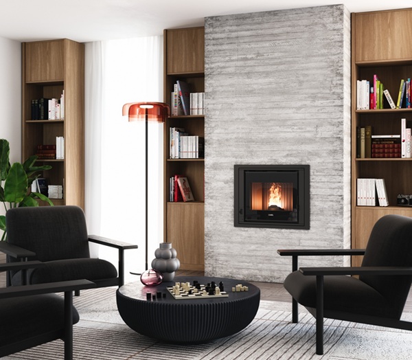 L’inserto a pellet Ponente 7 di Cadel ha serbatoio da 10 kg, per un’autonomia di 5-16 ore. Il caricamento del pellet è a botola o cassetto. Il braciere è in ghisa, l’accensione è rapida e la ventilazione frontale. Ha Wi-Fi e Bluetooth integrati. Potenza 6,8 kW. Classe A+, ambientale 5 stelle. Misura L 59 x P 50 x H 50 cm. Costa da 2.950 euro. www.cadelsrl.com L’inserto a pellet Ponente 7 di Cadel ha serbatoio da 10 kg, per un’autonomia di 5-16 ore. Il caricamento del pellet è a botola o cassetto. Il braciere è in ghisa, l’accensione è rapida e la ventilazione frontale. Ha Wi-Fi e Bluetooth integrati. Potenza 6,8 kW. Classe A+, ambientale 5 stelle. Misura L 59 x P 50 x H 50 cm. Costa da 2.950 euro. www.cadelsrl.com