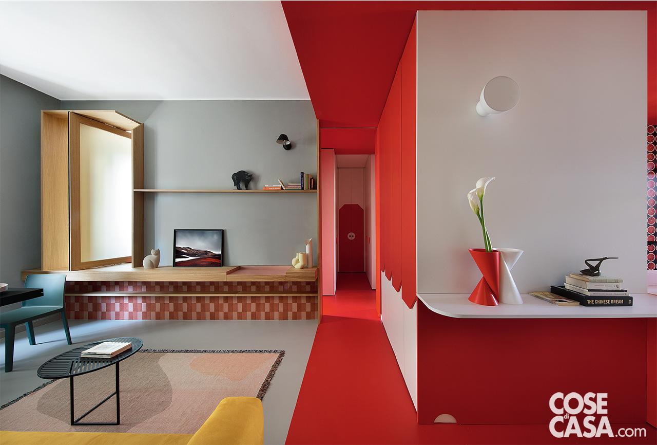 ingresso e living pavimento rosso