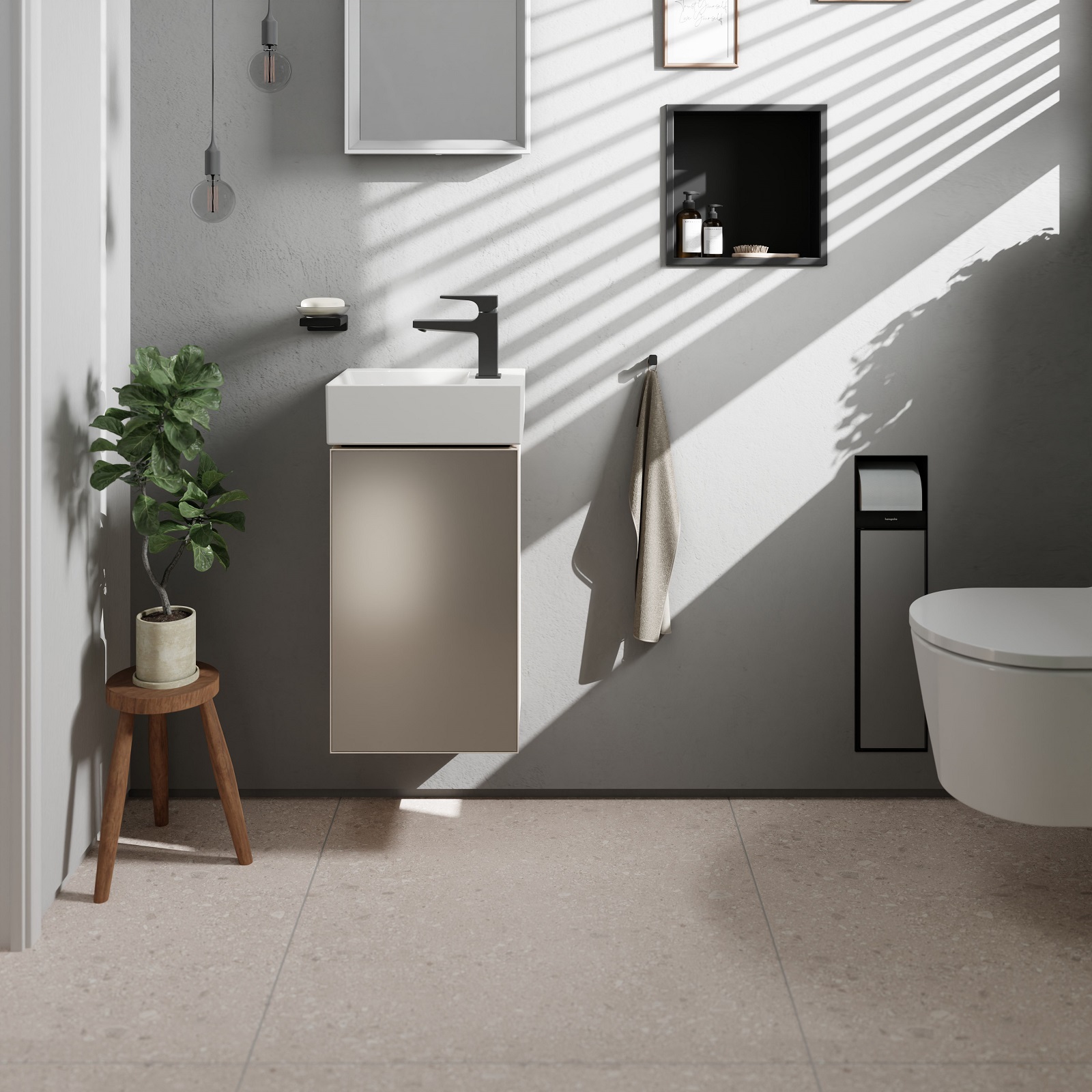 Il miscelatore Metropol di Hansgrohe per lavamani ha look geometrico ed essenziale.
È disponibile in sei finiture a stock, di cui due laccate opache, due metallizzate spazzolate e due metallizzate lucide. È dotato di EcoSmart che garantisce una portata dell’acqua costante di 5 l/min e AirPower che miscela insieme acqua e particelle d’aria, per un getto corposo e delicato al tempo stesso. Prezzo con maniglia a leva in cromo 392,20 euro. www.hansgrohe.it