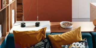 mobile dietro al divano