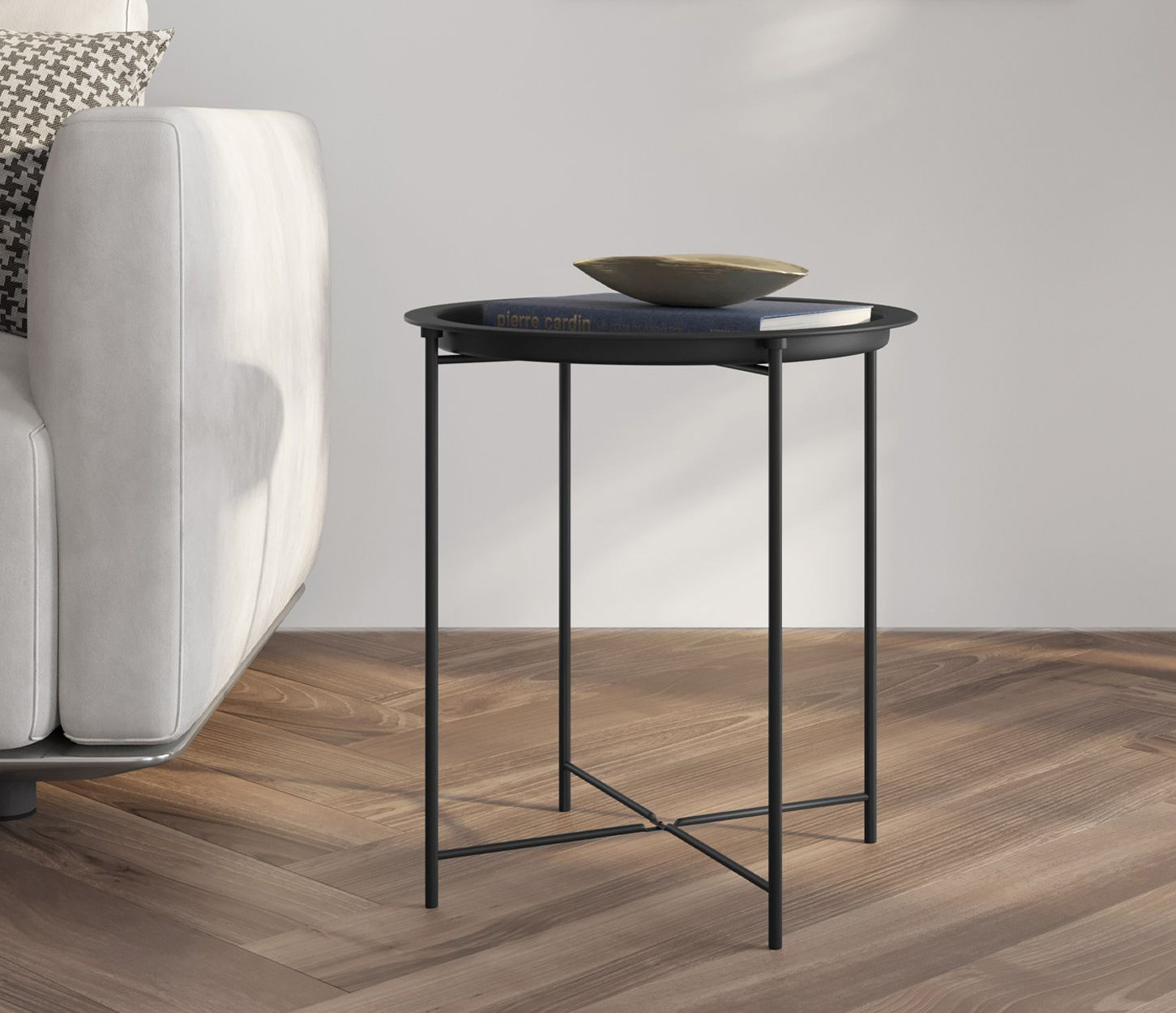 Metallo nero per il tavolino Verella di Deghi che è caratterizzato dalle sottili gambe pieghevoli e dal piano vassoio rotondo removibile. La struttura leggera e il design minimale lo rendono facile da ambientare praticamente ovunque in casa. Misura Ø 47 x H 50 cm. Prezzo 24 euro. www.deghi.it Metallo nero per il tavolino Verella di Deghi che è caratterizzato dalle sottili gambe pieghevoli e dal piano vassoio rotondo removibile. La struttura leggera e il design minimale lo rendono facile da ambientare praticamente ovunque in casa. Misura Ø 47 x H 50 cm. Prezzo 24 euro. www.deghi.it