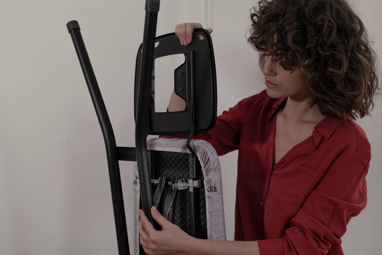 Vileda Asse da stiro Diamond dotata di sistema di blocco delle gambe