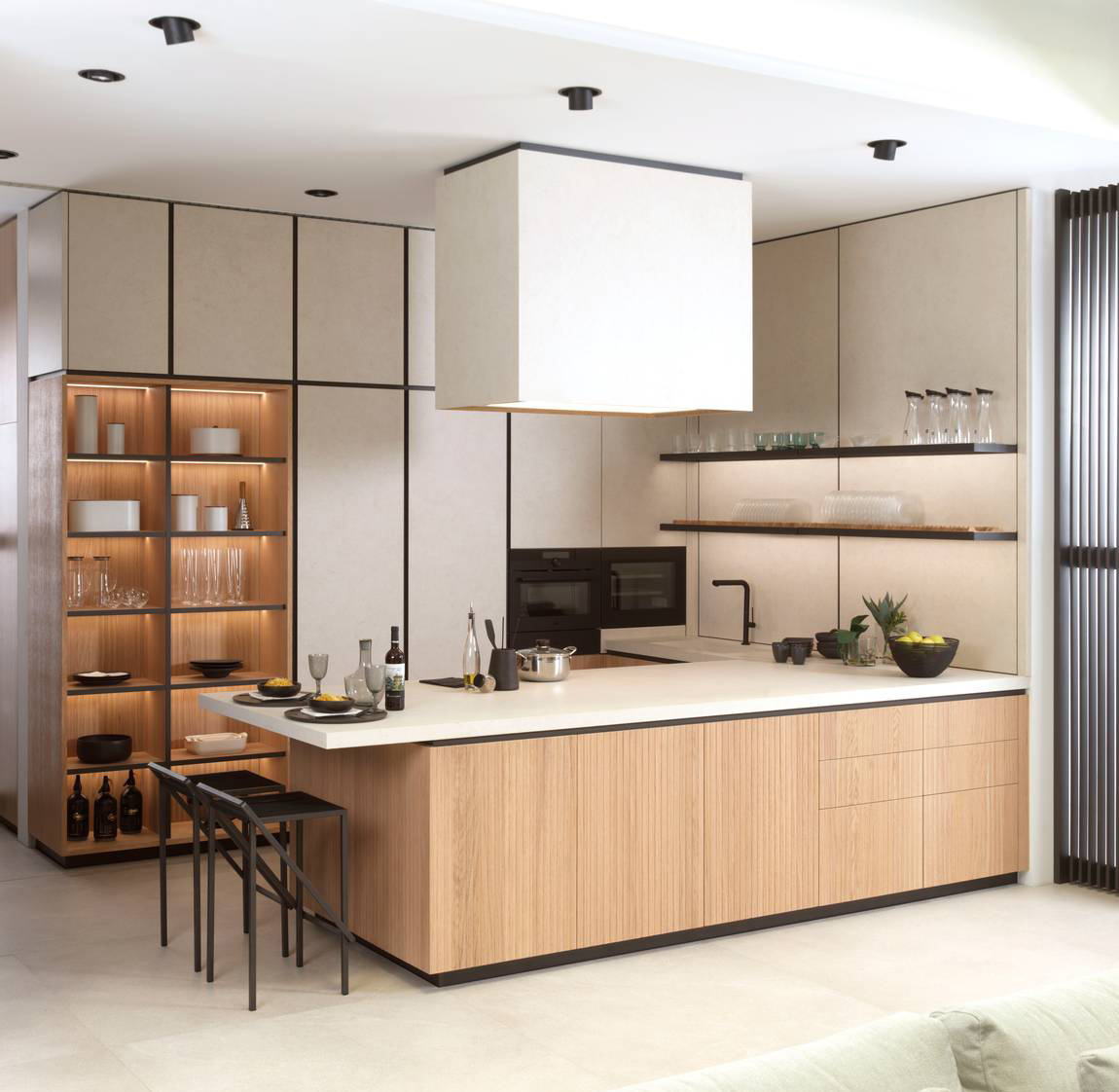Si integra perfettamente nella zona giorno la cucina emotions® Smart Kitchen e7.30 di Porcelanosa che, grazie alla sua forma a U, “dialoga” con il soggiorno attraverso l'ampia penisola che termina con un mini bancone snack. Il piano di lavoro è caratterizzato dalla tecnologia invisibile a doppia induzione che dà vita ad una superficie liscia e continua, priva di elementi cottura a vista. Le basi hanno le ante scanalate impiallacciate rovere naturale. Prezzo su richiesta. www.porcelanosa.com Si integra perfettamente nella zona giorno la cucina emotions® Smart Kitchen e7.30 di Porcelanosa che, grazie alla sua forma a U, “dialoga” con il soggiorno attraverso l'ampia penisola che termina con un mini bancone snack. Il piano di lavoro è caratterizzato dalla tecnologia invisibile a doppia induzione che dà vita ad una superficie liscia e continua, priva di elementi cottura a vista. Le basi hanno le ante scanalate impiallacciate rovere naturale. Prezzo su richiesta. www.porcelanosa.com
