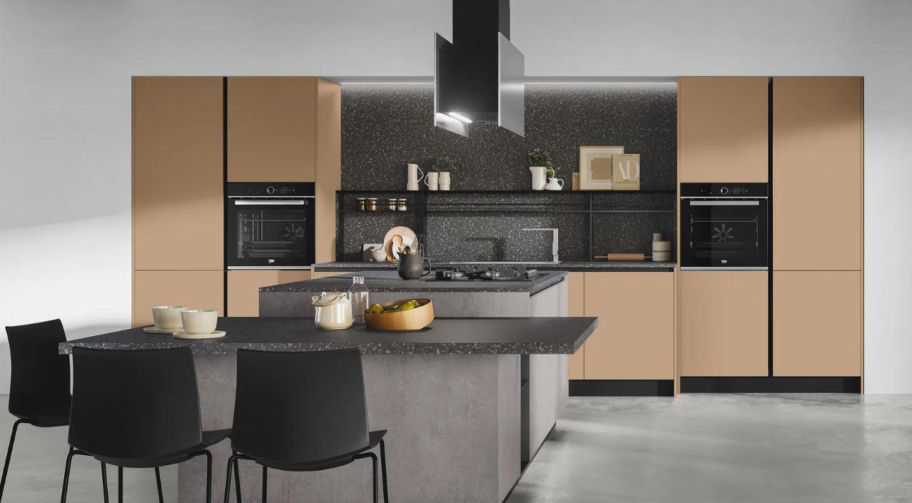 Un ampio piano snack altezza tavolo per l'isola, che “domina” la cucina Cloe di Arredo3, caratterizzata dalle ante delle basi in laminato resina urban. Il top e lo schienale sono realizzati in laminato speciale 1227 e sono accessoriati con schienali Open in metallo nella finitura anodizzata nera.  Prezzo su richiesta. www.arredo3.it