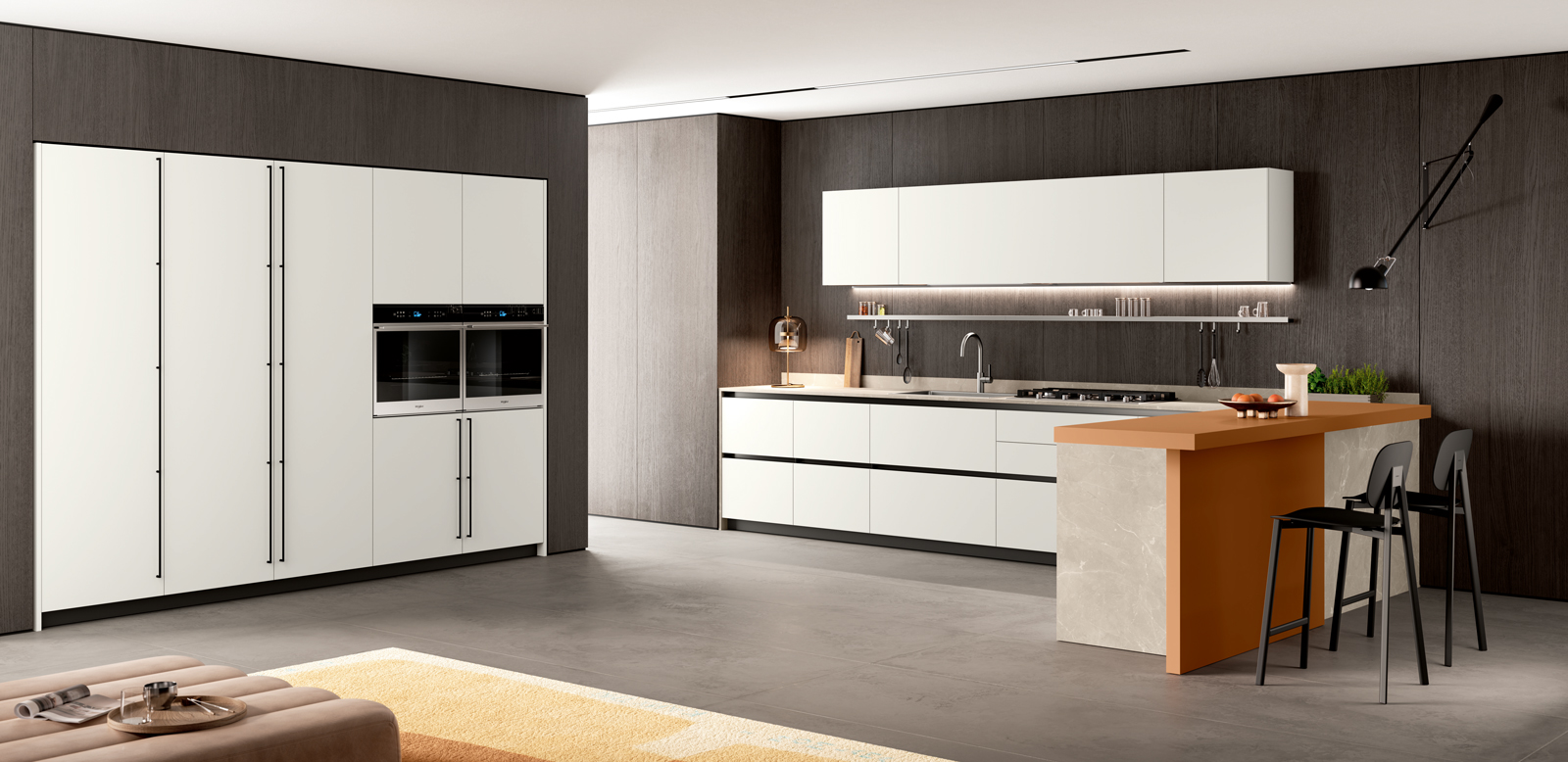 Funzionale e pratica la grande cucina Origina di Febal Casa che ha le ante Square in PET bianco opaco con lo zoccolo e le maniglie nero opaco. Il top in laminato nella finitura marmo Botticino e il piano snack in Fenix giallo evora completano la composizione. Prezzo su richiesta. www.febalcasa.com