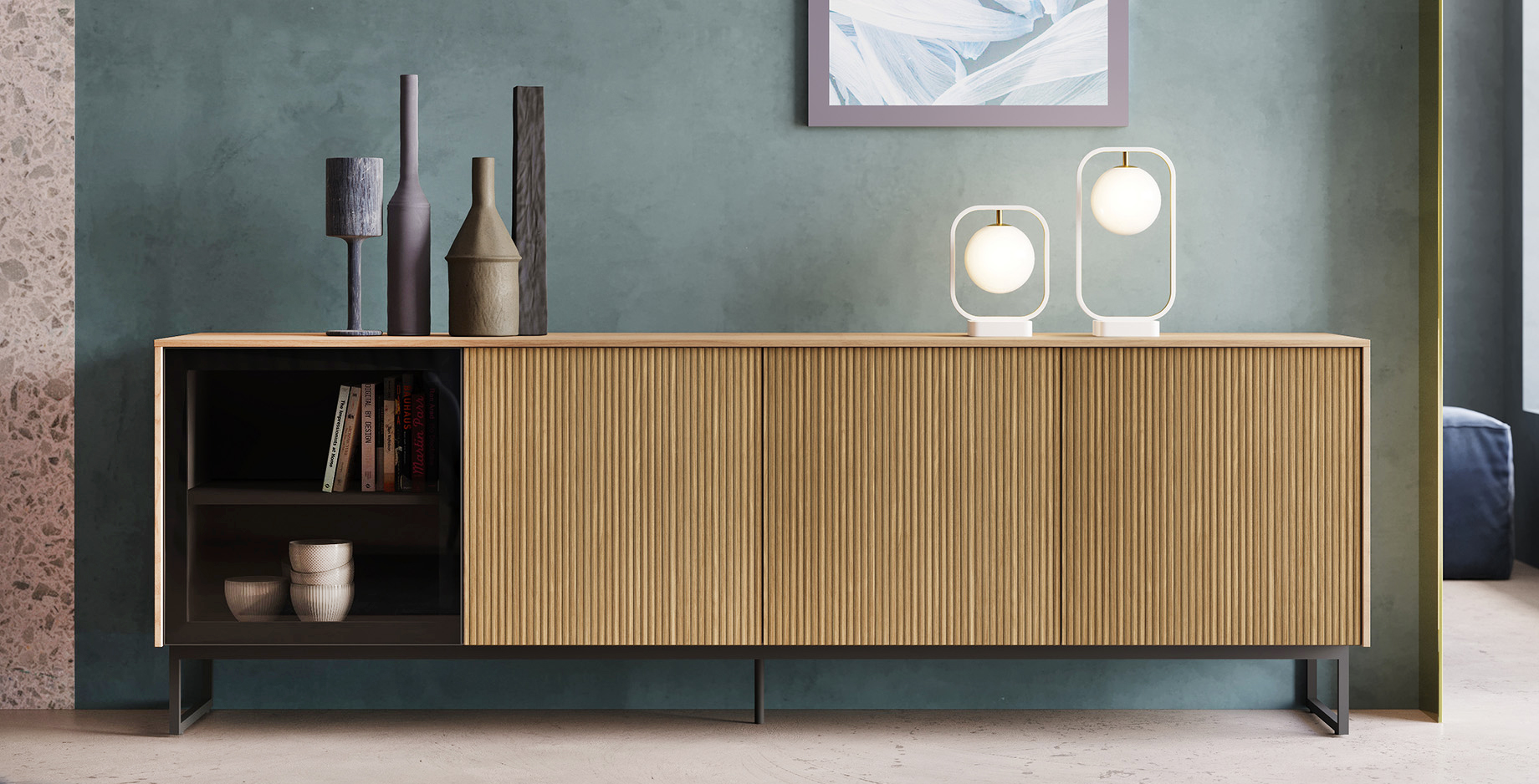 La madia Perugia in vendita da Conforama ha una struttura squadrata con tre ante realizzate in nobilitato effetto legno disponibile nelle tonalità del rovere chiaro e del noce canaletto. L'anta in vetro “spezza” la superficie cannettata. Misura L 240 x P 64 x H 80 cm. Prezzo 1.352 euro prezzo con Confocard 1.149,20 euro. www.conforama.it