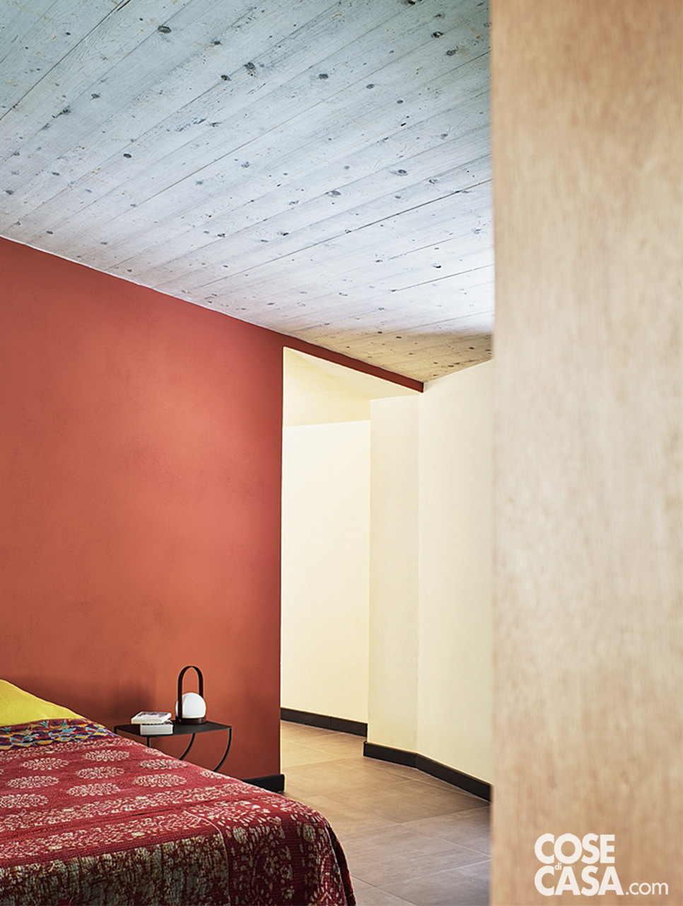 Nuova camera da letto decorati con i colori terracotta e blu Nuova camera da letto decorati con i colori terracotta e blu