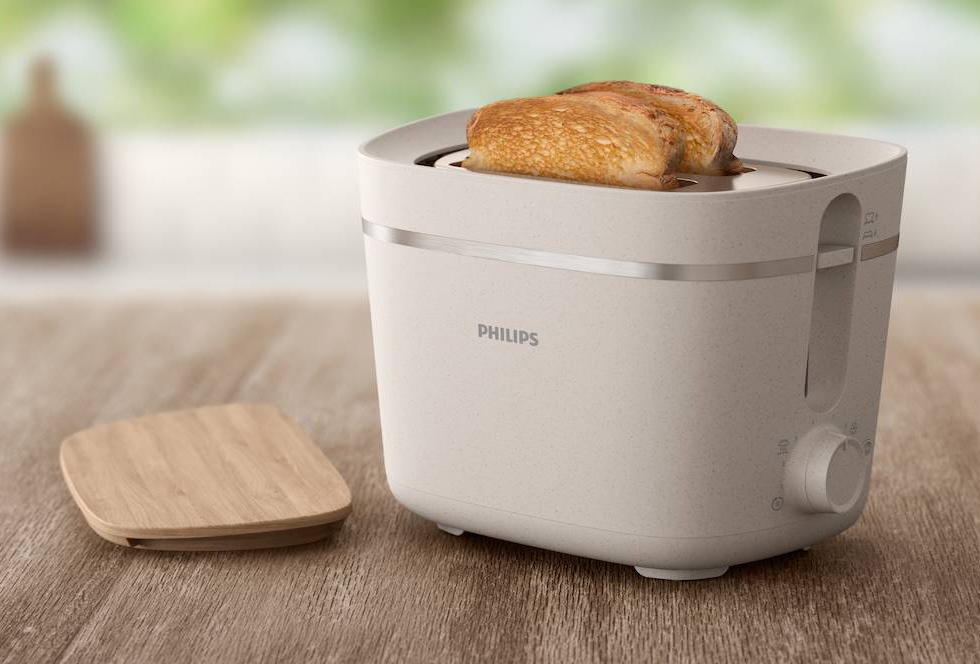 Progettato con plastiche a base biologica al 100%, per ridurre le emissioni di CO2, il tostapane Eco Conscious Edition di Philips è regolabile su 8 impostazioni per ottenere il livello di doratura ideale e ha griglia integrata per riscaldare panini e croissant. Il meccanismo di posizionamento automatico centra perfettamente ogni fetta per una doratura uniforme su entrambi i lati. Ha potenza di 830 watt. Misura L 16 x P 28,5 x H 20 cm. Prezzo 64,99 euro. www.philips.it Progettato con plastiche a base biologica al 100%, per ridurre le emissioni di CO2, il tostapane Eco Conscious Edition di Philips è regolabile su 8 impostazioni per ottenere il livello di doratura ideale e ha griglia integrata per riscaldare panini e croissant. Il meccanismo di posizionamento automatico centra perfettamente ogni fetta per una doratura uniforme su entrambi i lati. Ha potenza di 830 watt. Misura L 16 x P 28,5 x H 20 cm. Prezzo 64,99 euro. www.philips.it