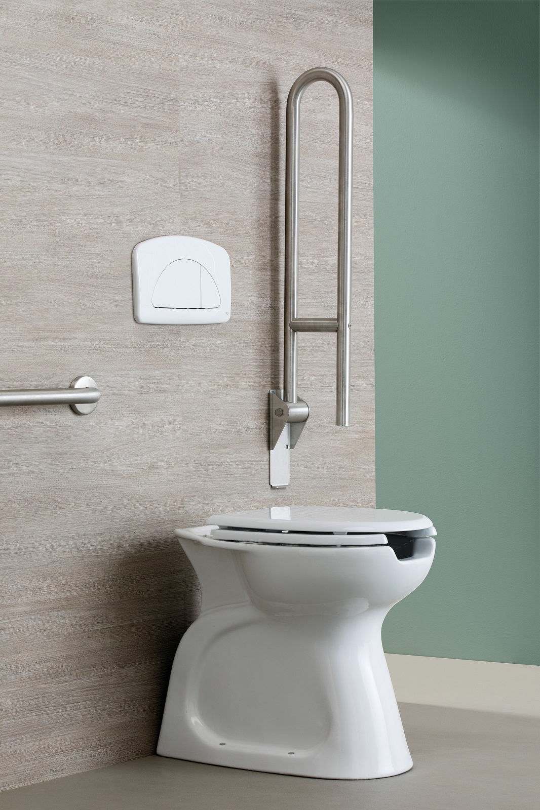 Il vaso da terra distanziato serie 110T di Leroy Merlin in ceramica bianca lucida misura L 36 x P 61 x H 48 cm. Prezzo, sedile escluso, 124,90 euro. www.leroymerlin.it Il vaso da terra distanziato serie 110T di Leroy Merlin in ceramica bianca lucida misura L 36 x P 61 x H 48 cm. Prezzo, sedile escluso, 124,90 euro. www.leroymerlin.it