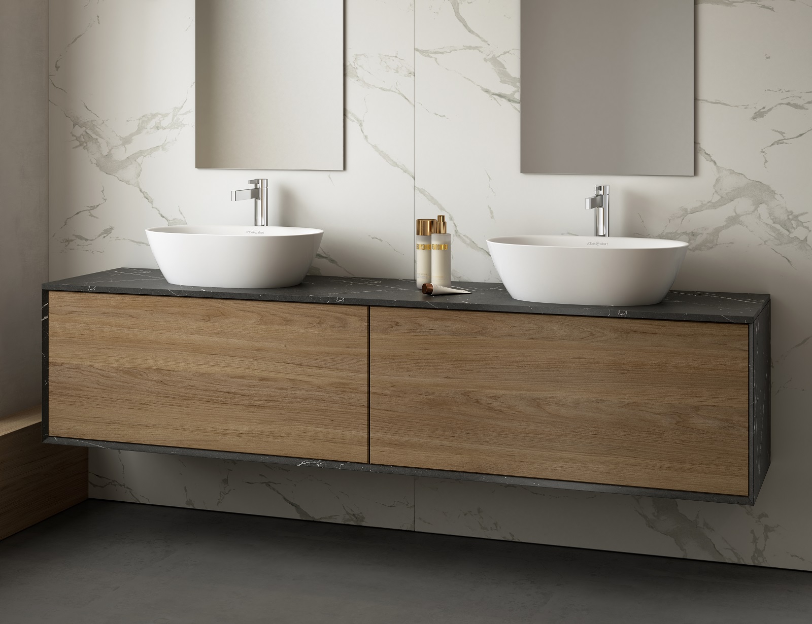 Il doppio lavabo da appoggio Lussari 55 di Victoria + Albert è realizzato in Volcanic LIMESTONE™, un materiale molto resistente alle macchie e ai graffi. Può essere in finitura Gloss o Matt e in oltre 200 colori RAL. Ciascun lavabo misura L 54,4 x P 32,6 cm. Prezzo, Iva esclusa, 683 euro. www.vandabaths.com Il doppio lavabo da appoggio Lussari 55 di Victoria + Albert è realizzato in Volcanic LIMESTONE™, un materiale molto resistente alle macchie e ai graffi. Può essere in finitura Gloss o Matt e in oltre 200 colori RAL. Ciascun lavabo misura L 54,4 x P 32,6 cm. Prezzo, Iva esclusa, 683 euro. www.vandabaths.com