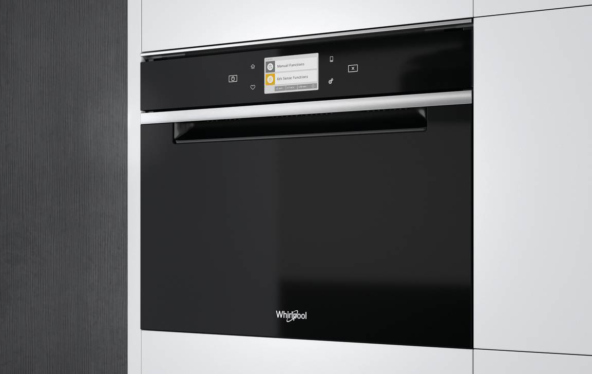 Nel microonde da incasso W11I MW161 di Whirlpool la tecnologia 6° Senso regola automaticamente il tempo, la temperatura e il consumo di energia. Ha funzione Crisp, per rendere croccanti le preparazioni e funzione Jet Defrost per uno sbrinamento rapido e uniforme. La potenza di 900 watt è regolabile su 7 livelli e il diametro del piatto girevole è di 40 cm. Misura L 59,5 x P 56 x H 45,5 cm. Prezzo da rivenditore. www.whirlpool.it Nel microonde da incasso W11I MW161 di Whirlpool la tecnologia 6° Senso regola automaticamente il tempo, la temperatura e il consumo di energia. Ha funzione Crisp, per rendere croccanti le preparazioni e funzione Jet Defrost per uno sbrinamento rapido e uniforme. La potenza di 900 watt è regolabile su 7 livelli e il diametro del piatto girevole è di 40 cm. Misura L 59,5 x P 56 x H 45,5 cm. Prezzo da rivenditore. www.whirlpool.it