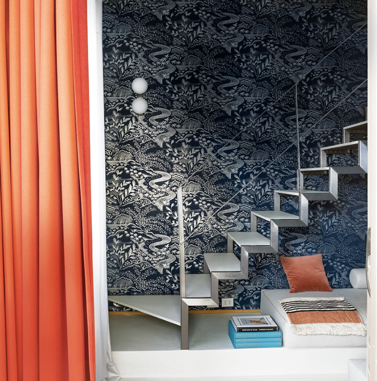 scala con carta da parati come sfondo scala con carta da parati come sfondo