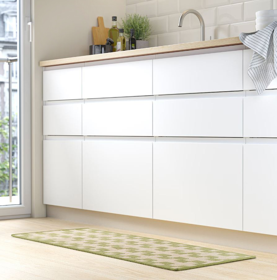 Ha un ottimo rapporto qualità/prezzo il tappeto Gangstig di Ikea Italia con tessitura piatta facile da pulire. È completamente realizzato in polipropilene;  la colorazione verde chiaro e bianco sporco lo rende “fresco” e allegro. Misura L 45 x P 120 cm. Prezzo 8,95 euro. www.ikea.com Ha un ottimo rapporto qualità/prezzo il tappeto Gangstig di Ikea Italia con tessitura piatta facile da pulire. È completamente realizzato in polipropilene;  la colorazione verde chiaro e bianco sporco lo rende “fresco” e allegro. Misura L 45 x P 120 cm. Prezzo 8,95 euro. www.ikea.com