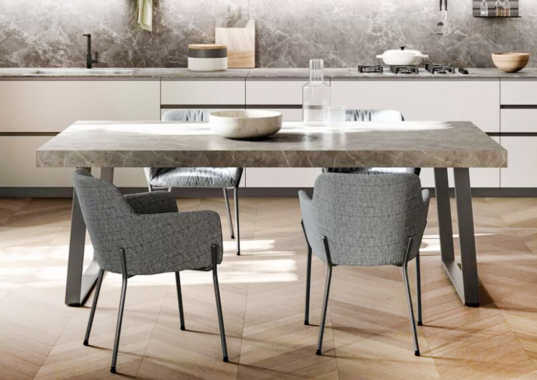 Il tavolo Dominik di Santalucia Mobili ha il piano rettangolare, con un grande spessore, realizzato in laminato nella scenografica finitura effetto marmo Statuario; i sostegni sono in Titanio Metallico. È disponibile in tre formati. Misura L 180 x P 100 x H 73,5 cm. Prezzo su richiesta. www.santaluciamobili.it Il tavolo Dominik di Santalucia Mobili ha il piano rettangolare, con un grande spessore, realizzato in laminato nella scenografica finitura effetto marmo Statuario; i sostegni sono in Titanio Metallico. È disponibile in tre formati. Misura L 180 x P 100 x H 73,5 cm. Prezzo su richiesta. www.santaluciamobili.it