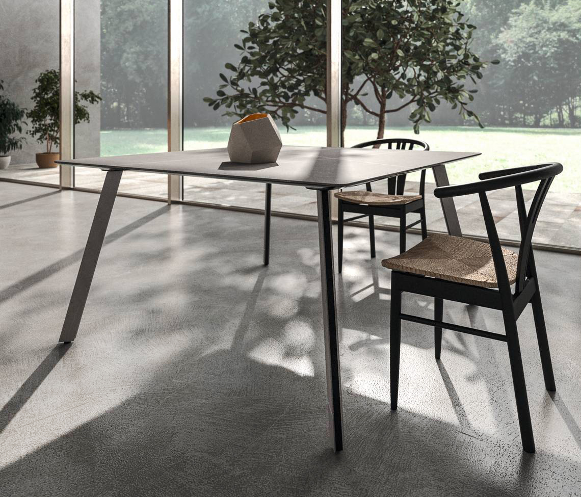 Il tavolo Toah di Arrital è caratterizzato da un piano rettangolare effetto marmo chiaro, realizzato in gres accoppiato ad una lastra di vetro trasparente. Le gambe inclinate in metallo hanno due facce decorate con la stessa finitura del piano. Misura L 160 x P 90 x H 75 cm. Prezzo su richiesta. www.arrital.it Il tavolo Toah di Arrital è caratterizzato da un piano rettangolare effetto marmo chiaro, realizzato in gres accoppiato ad una lastra di vetro trasparente. Le gambe inclinate in metallo hanno due facce decorate con la stessa finitura del piano. Misura L 160 x P 90 x H 75 cm. Prezzo su richiesta. www.arrital.it