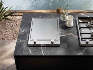 Piano in Abitum Marmo Nero Rigato per Aura Piano in Abitum Marmo Nero Rigato per Aura