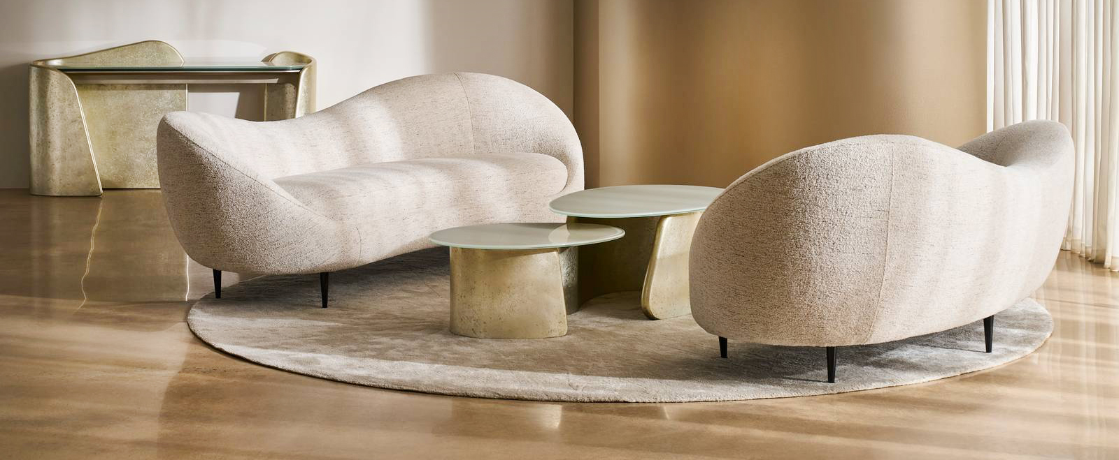 I divani Formosa di Caracole sono espressione del quiet luxury con le finiture di alta qualità e una particolare attenzione alla texture e ai materiali. I colori neutri e la forme organiche li rendono espressione dello stile contemporaneo. https://caracole.com - Salone del mobile 2025, padiglione 15, Stand A33. I divani Formosa di Caracole sono espressione del quiet luxury con le finiture di alta qualità e una particolare attenzione alla texture e ai materiali. I colori neutri e la forme organiche li rendono espressione dello stile contemporaneo. https://caracole.com - Salone del mobile 2025, padiglione 15, Stand A33.