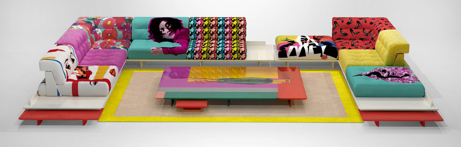 È un omaggio all'opera di Pedro Almodovar il divano Lounge di Roche Bobois rieditato con il rivestimento decorato dalle immagini e dalle locandine dei suoi film. È disponibile in edizione limitata in 50 esemplari numerati e firmati dal regista. https://www.roche-bobois.com – Fuorisalone, Durini Design District – Via Felice Cavallotti 14, Milano.