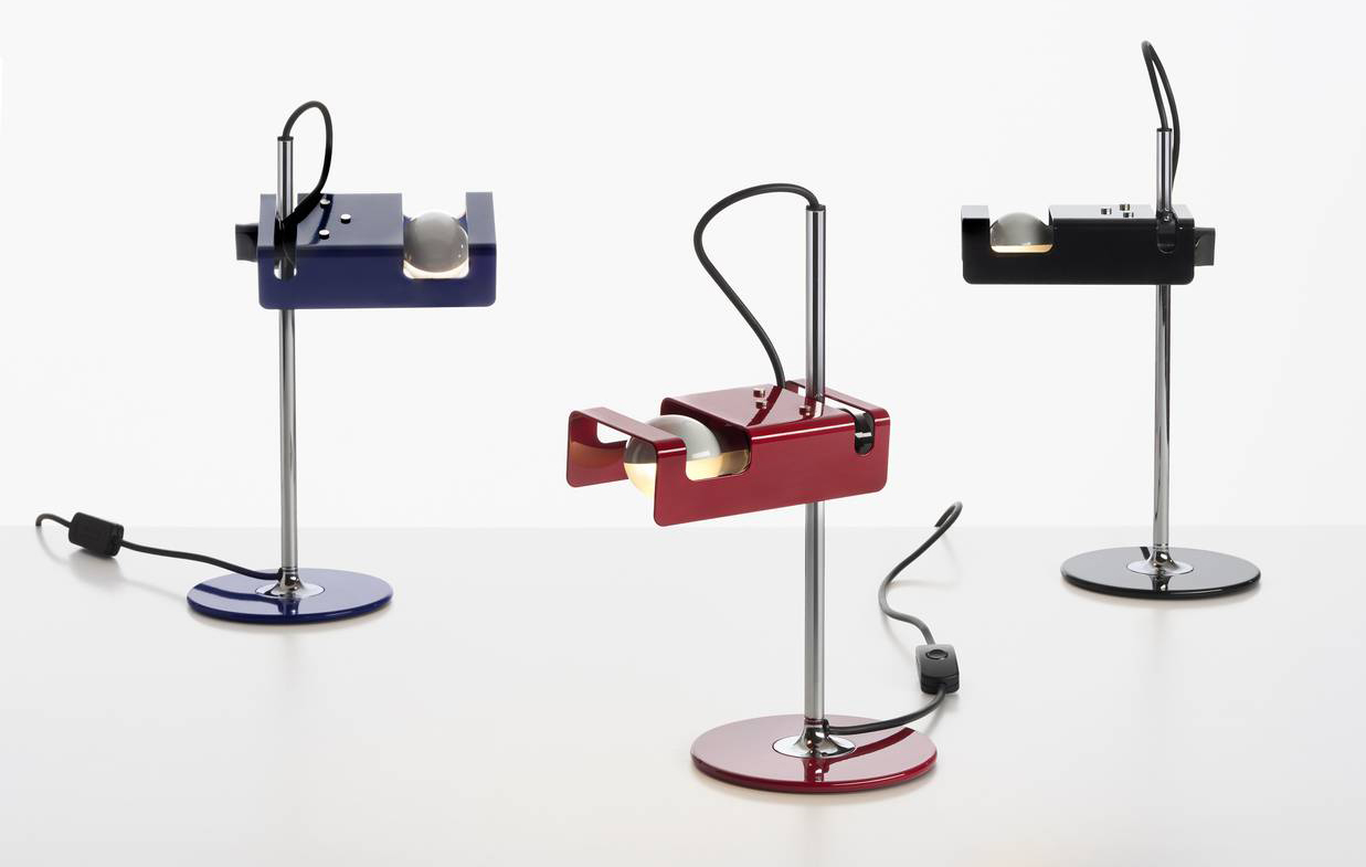 L'iconica lampada da tavolo Spider di Joe Colombo di Oluce viene presentata nella nuova versione Mini per rispondere alle esigenze contemporanee. È composta dalla base in metallo verniciato, dall'asta verticale cromata e dal corpo unico illuminante in metallo verniciato a fuoco, espressamente disegnato per una speciale lampadina a spot orizzontale. https://www.oluce.com – Euroluce, padiglione 4, stand C20. L'iconica lampada da tavolo Spider di Joe Colombo di Oluce viene presentata nella nuova versione Mini per rispondere alle esigenze contemporanee. È composta dalla base in metallo verniciato, dall'asta verticale cromata e dal corpo unico illuminante in metallo verniciato a fuoco, espressamente disegnato per una speciale lampadina a spot orizzontale. https://www.oluce.com – Euroluce, padiglione 4, stand C20.