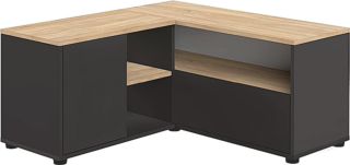 Angle 90 di Temahome è composto da due vani chiusi e due a giorno; top e ripiani sono effetto quercia in contrasto con le ante scure. Misura L 90 x P 90 x H 45 cm e, su www.home24.it, costa 134,99 euro. www.temahome.com