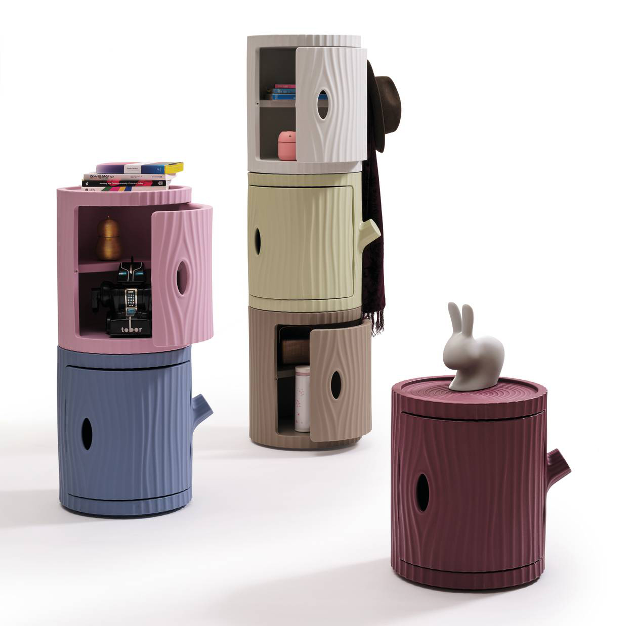 Originali e ironici i nuovi mobiletti contenitore Tronco di Qeeboo che rappresentano un armonioso incontro tra natura e design. https://www.qeeboo.com - Fuorisalone, Qeeboo Flagship Store – Via Crocefisso 27, Milano.