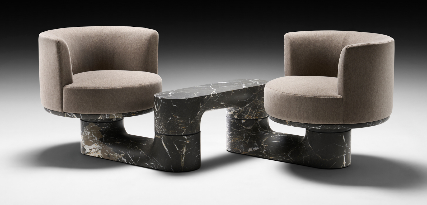 Le poltroncine della collezione Micelio di Neutra accostano il marmo rifinito manualmente agli elementi imbottiti per dare vita a composizioni uniche e scultoree. Sono disponibili in diverse configurazioni e possono ruotare su un asse a 360°, garantendo un’interazione fluida con lo spazio circostante. https://www.neutradesign.it - Fuorisalone, Palazzo Visconti – Via Cino del Duca 8, Milano.