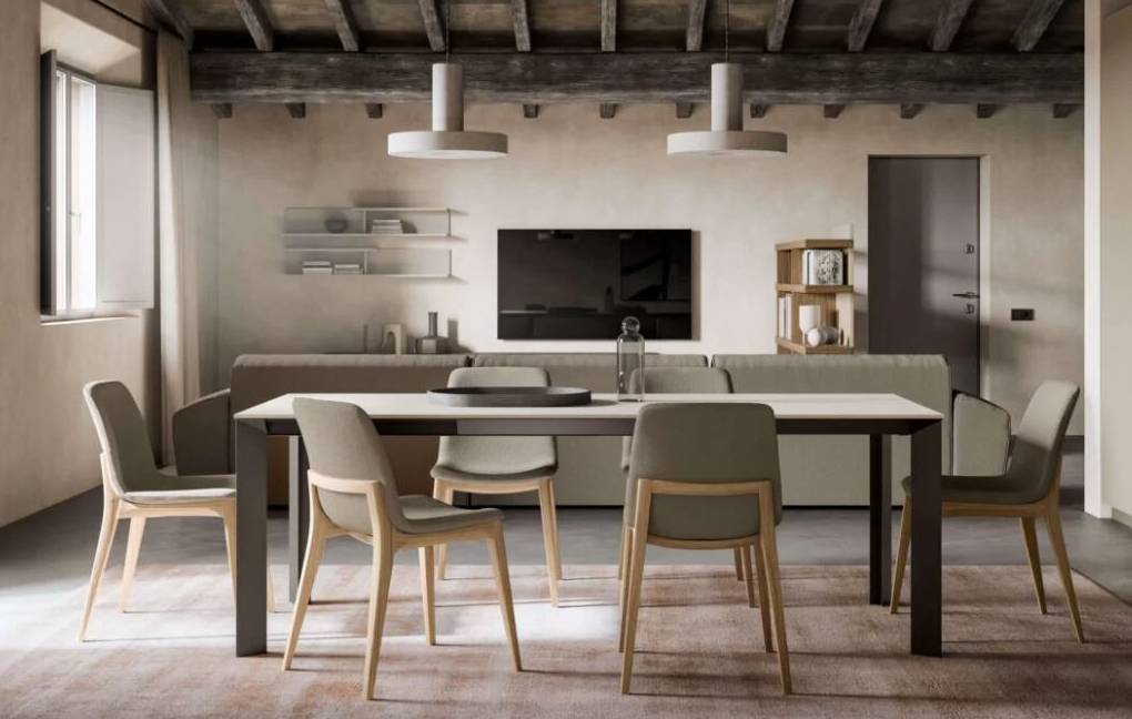 La sedia Circe di Santalucia Mobili ha la scocca imbottita rivestita in tessuto e la struttura di sostegno realizzata in essenza disponibile in diverse varianti. Misura L 47 x P 54 x H 84 cm. Prezzo su richiesta. www.santaluciamobili.it La sedia Circe di Santalucia Mobili ha la scocca imbottita rivestita in tessuto e la struttura di sostegno realizzata in essenza disponibile in diverse varianti. Misura L 47 x P 54 x H 84 cm. Prezzo su richiesta. www.santaluciamobili.it