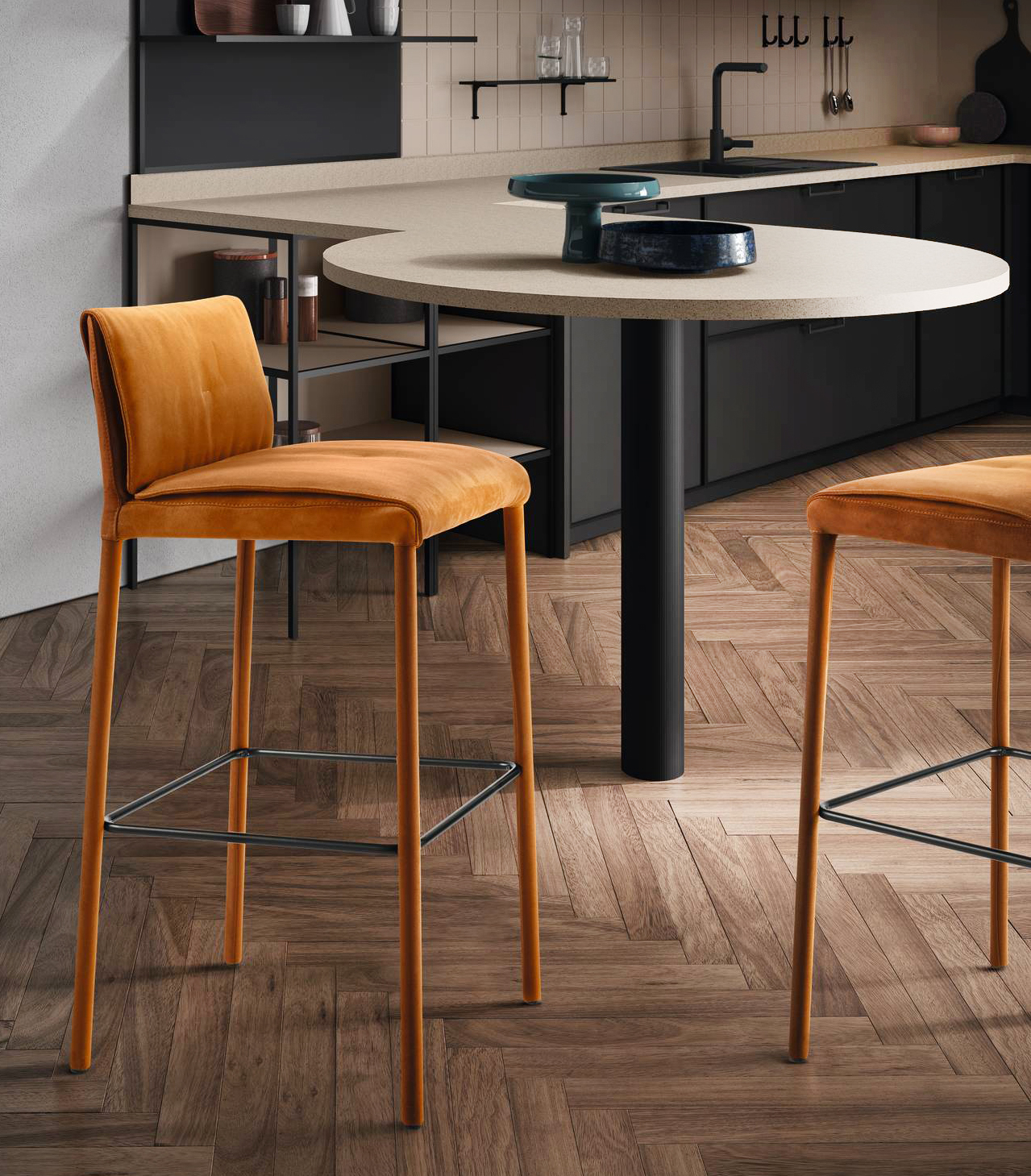 Una calda sfumatura arancione per il rivestimento in tessuto Viki 17 degli sgabelli alti Blazer di Scavolini; la struttura è realizzata in metallo. Il piccolo schienale ne aumenta il comfort.  Misurano L 42 x P 43 x H 86 cm. Prezzo su richiesta. www.scavolini.com Una calda sfumatura arancione per il rivestimento in tessuto Viki 17 degli sgabelli alti Blazer di Scavolini; la struttura è realizzata in metallo. Il piccolo schienale ne aumenta il comfort.  Misurano L 42 x P 43 x H 86 cm. Prezzo su richiesta. www.scavolini.com
