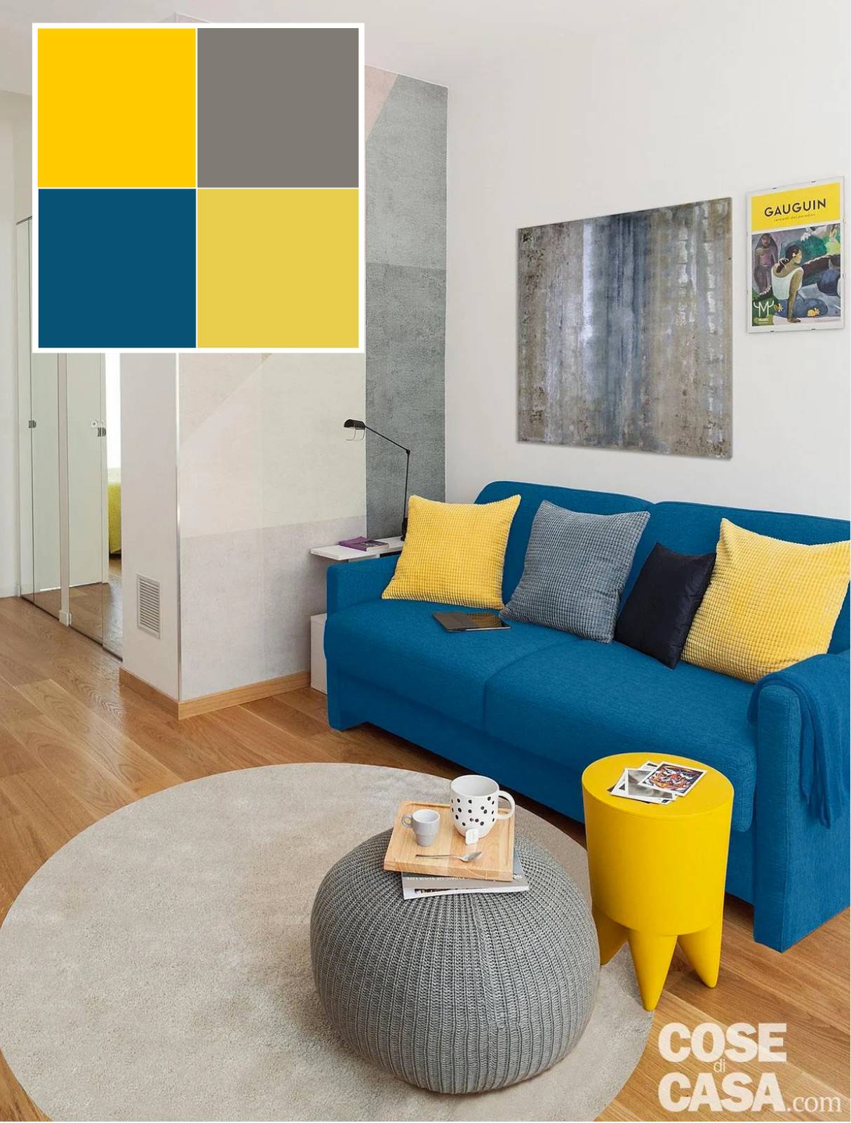 In questa soluzione vediamo che il giallo è stato utilizzato in modo molto misurato soltanto per alcuni elementi, ossia il piccolo tavolino rotondo che funge da appoggio davanti al divano e dei cuscini, in tonalità più tenue. Il giallo qui è abbinato a colori che lo bilanciano, quali in blu intenso del divano, i cuscini blu e grigi, il parquet color rovere e le pareti bianche: il giallo quindi è una nota colorata che spicca piacevolmente. Foto: Cristina Fiorentini, styling Laura Mauceri. Progetto: Interior Design Salvina Bosco, Milano – http://www.settemurieuntetto.com.