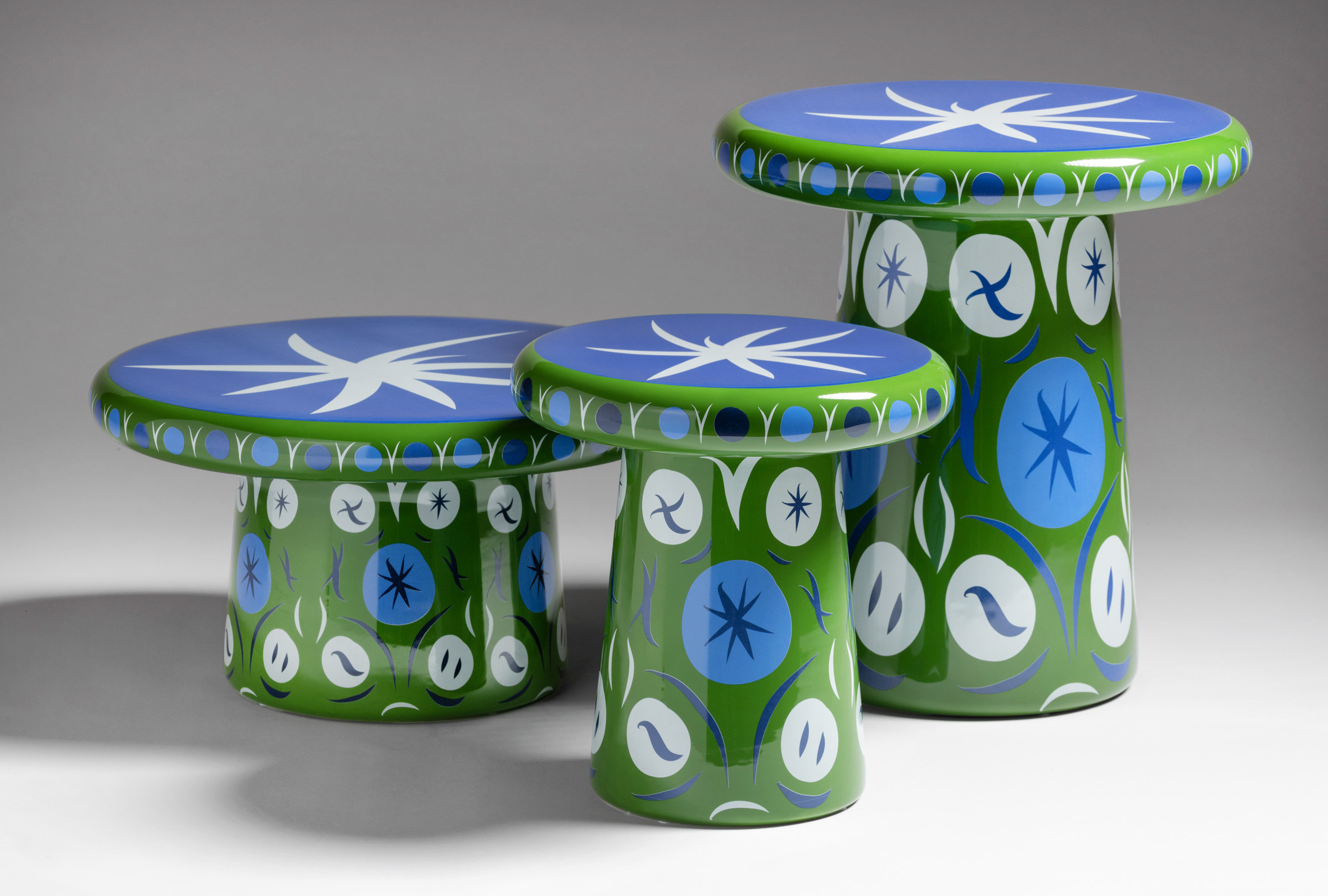 Colori vivaci e grafiche giocose, come per un festoso ballo in maschera, per i tavolini della collezione Danza di Bosa che sono realizzati nel laboratorio ceramico con alti standard di eccellenza. https://www.bosatrade.com - Salone del mobile 2025, padiglione 22, stand A36. Colori vivaci e grafiche giocose, come per un festoso ballo in maschera, per i tavolini della collezione Danza di Bosa che sono realizzati nel laboratorio ceramico con alti standard di eccellenza. https://www.bosatrade.com - Salone del mobile 2025, padiglione 22, stand A36.