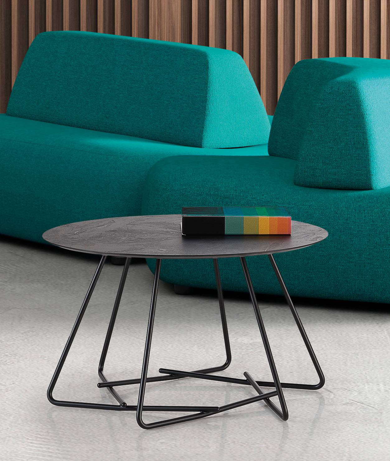 Una sottile struttura in tondino di acciaio nero per il grande tavolo rotondo Susu di Caimi che è dotato di un piano in HPL nero lava con un aspetto piacevolmente materico e il bordo rastremato. Il colore deciso permette di accostarlo con facilità anche a un divano colorato. Misurano Ø 60 x H 35 cm. Prezzo 590 euro. https://www.caimi.com Una sottile struttura in tondino di acciaio nero per il grande tavolo rotondo Susu di Caimi che è dotato di un piano in HPL nero lava con un aspetto piacevolmente materico e il bordo rastremato. Il colore deciso permette di accostarlo con facilità anche a un divano colorato. Misurano Ø 60 x H 35 cm. Prezzo 590 euro. https://www.caimi.com