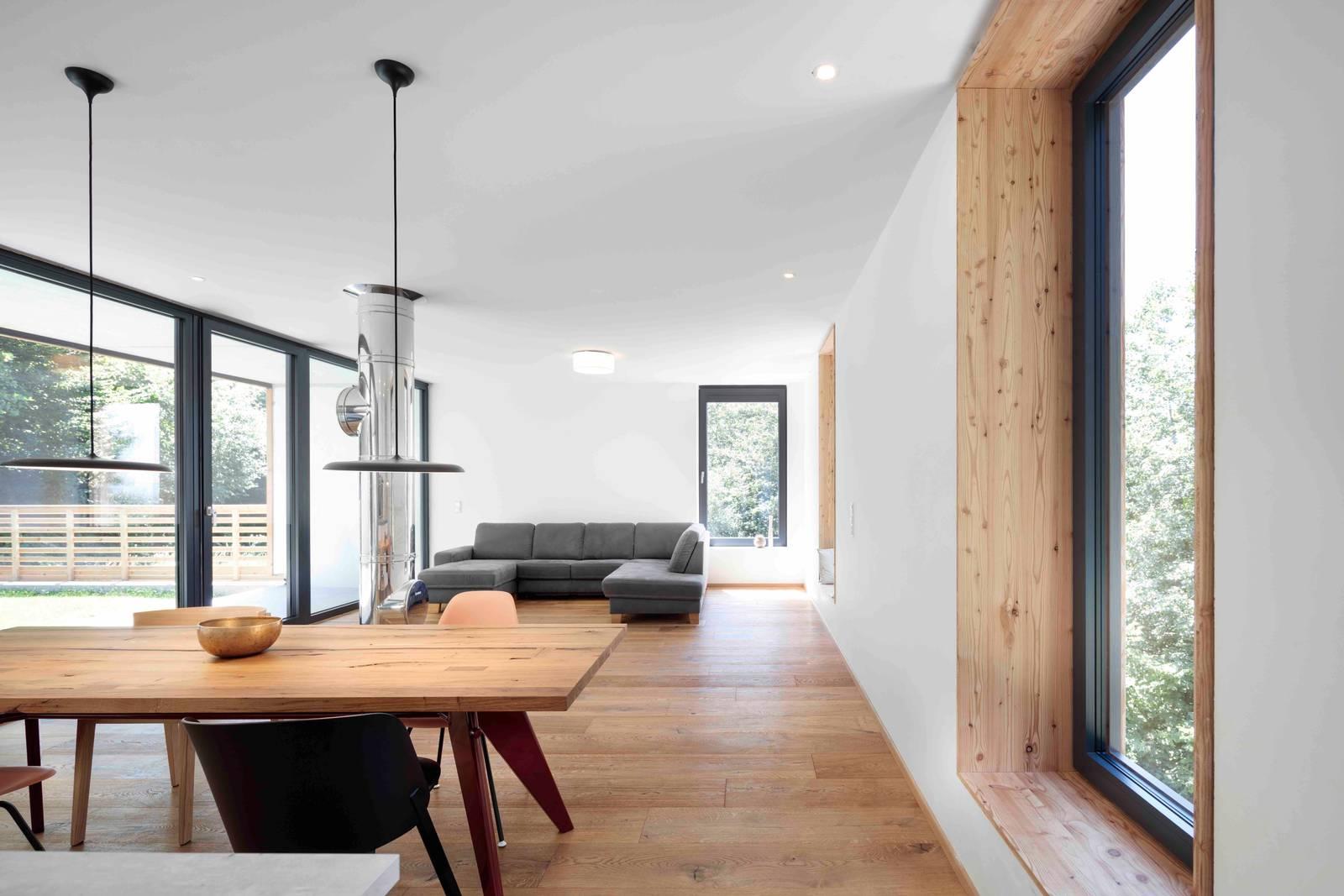 Finestre KF520 di Internorm realizzate su misura in pvc con all’esterno alluminio, con prestazioni di isolamento termico Uw fino 0,63 W/m²K e abbattimento acustico fino a 46 dB. Il vetro basso emissivo Eclaz®, doppio o triplo, ha elevata trasparenza, offre ampia luminosità ed è termoisolante. www.internorm.com/it-it Finestre KF520 di Internorm realizzate su misura in pvc con all’esterno alluminio, con prestazioni di isolamento termico Uw fino 0,63 W/m²K e abbattimento acustico fino a 46 dB. Il vetro basso emissivo Eclaz®, doppio o triplo, ha elevata trasparenza, offre ampia luminosità ed è termoisolante. www.internorm.com/it-it