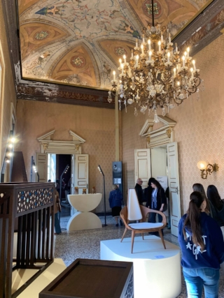 Interno sala Palazzo Litta Fuorisalone 2025 Interno sala Palazzo Litta Fuorisalone 2025