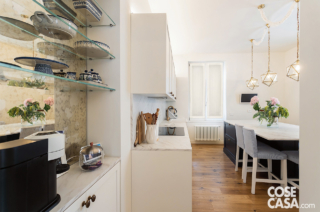 cucina bianca e marmo