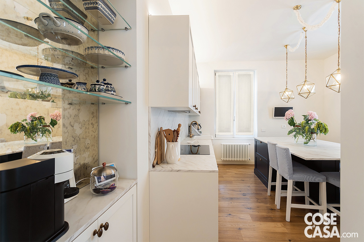 cucina bianca e marmo