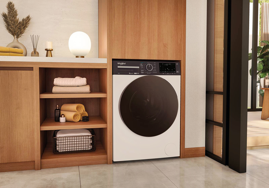 La nuova gamma di lavatrici Whirlpool condivide e porta avanti i principi di consumo consapevole perché consente un lavaggio efficiente riducendo costi energetici e utilizzo delle risorse: Sense Wash, potenziato dal 6° Senso di Whirlpool, utilizza tre sensori smart che rilevano il tipo di tessuto, il livello di sporco e le dimensioni di carico. Ogni lavaggio è adattato in modo intuitivo, selezionando le modalità e le tempistiche ottimali, per un approccio senza sforzo alla routine di lavaggio, semplificandola e liberando tempo prezioso da dedicare a ciò che conta di più. www.whirpool.it - Horizon Awakening Cre-Action di INTERNI - Università degli Studi di Milano – via Festa del Perdono 7, Milano. La nuova gamma di lavatrici Whirlpool condivide e porta avanti i principi di consumo consapevole perché consente un lavaggio efficiente riducendo costi energetici e utilizzo delle risorse: Sense Wash, potenziato dal 6° Senso di Whirlpool, utilizza tre sensori smart che rilevano il tipo di tessuto, il livello di sporco e le dimensioni di carico. Ogni lavaggio è adattato in modo intuitivo, selezionando le modalità e le tempistiche ottimali, per un approccio senza sforzo alla routine di lavaggio, semplificandola e liberando tempo prezioso da dedicare a ciò che conta di più. www.whirpool.it - Horizon Awakening Cre-Action di INTERNI - Università degli Studi di Milano – via Festa del Perdono 7, Milano.