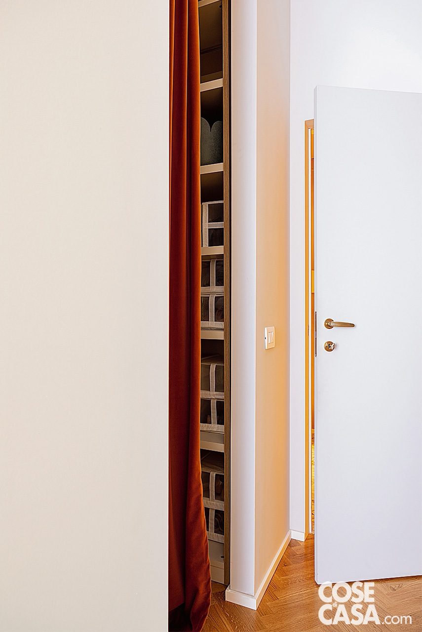 ingresso cabina armadio con tenda